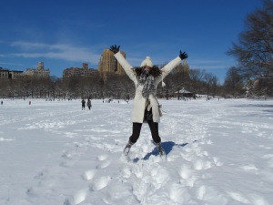Brincando en la nieve en Central Park